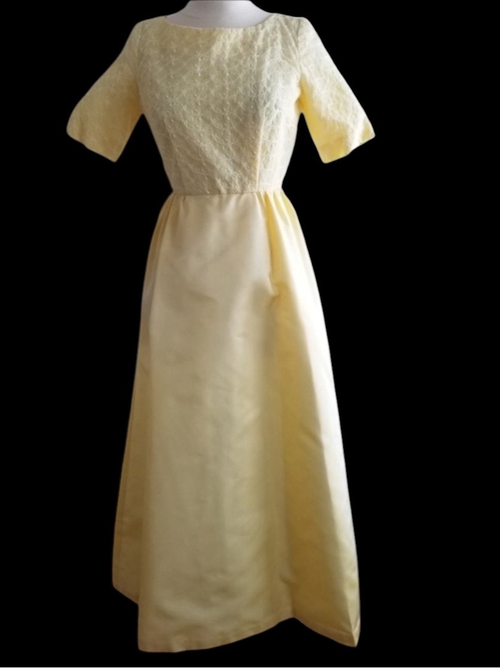 1950s Unlabeled Yellow Satin w/White Embroidered